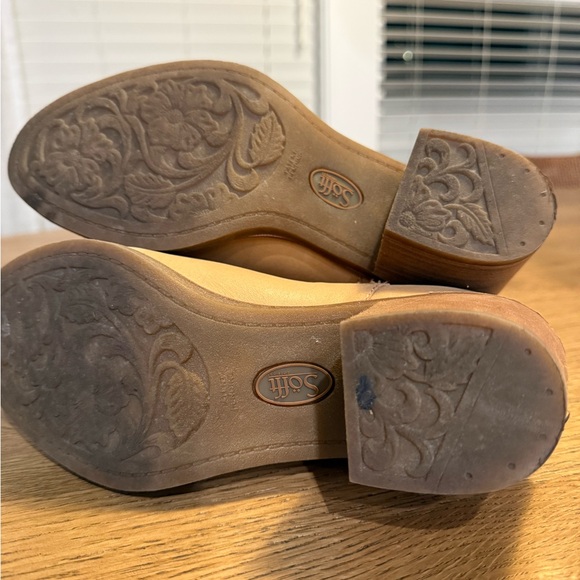 Sofft Tan Leather Chelsea Ankle Booties - Picture 5 of 7